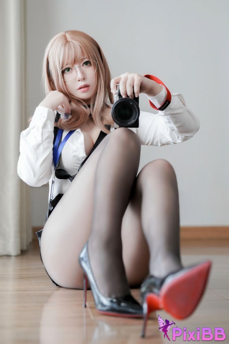 Cosplayer Half half son Nikke goddess of victory Emma Secretary PixiBB.COM 058