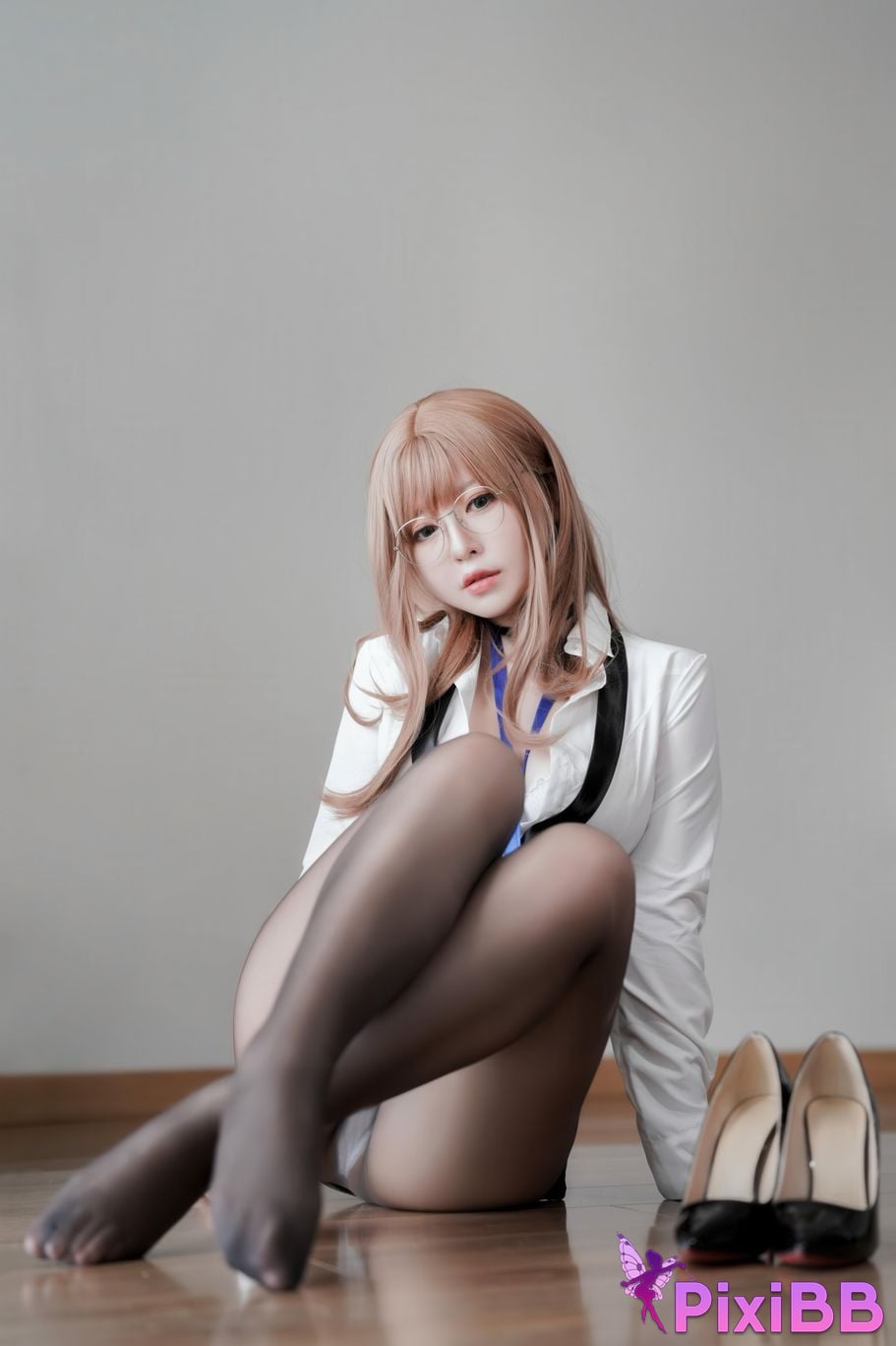 Cosplayer Half half son Nikke goddess of victory Emma Secretary PixiBB.COM 065