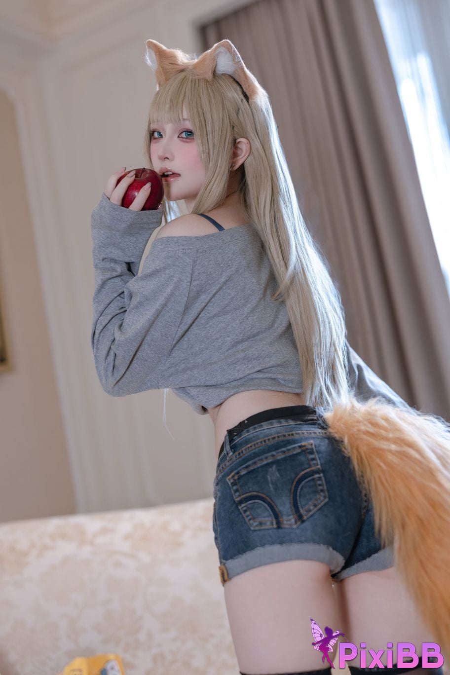 Cosplayer Island fish T1 PixiBB.COM 032