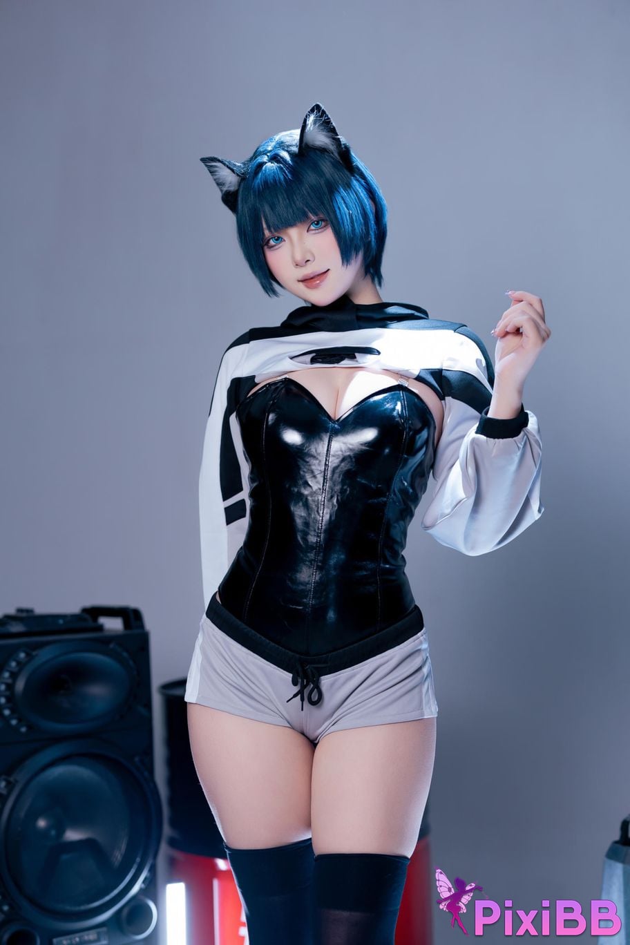 Cosplayer Yuyu Figure PixiBB.COM 046