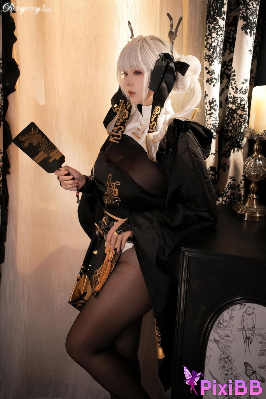 Cosplayer Little Rongzi gurgling w NIKKE goddess of victory Blanche White Rabbit PixiBB.COM 013