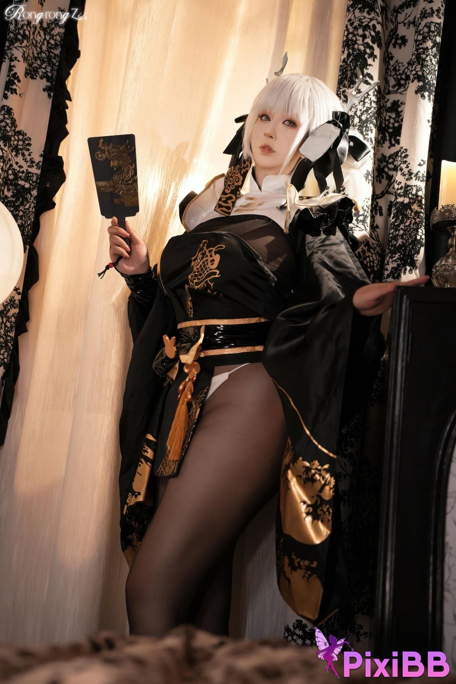 Cosplayer Little Rongzi gurgling w NIKKE goddess of victory Blanche White Rabbit PixiBB.COM 015