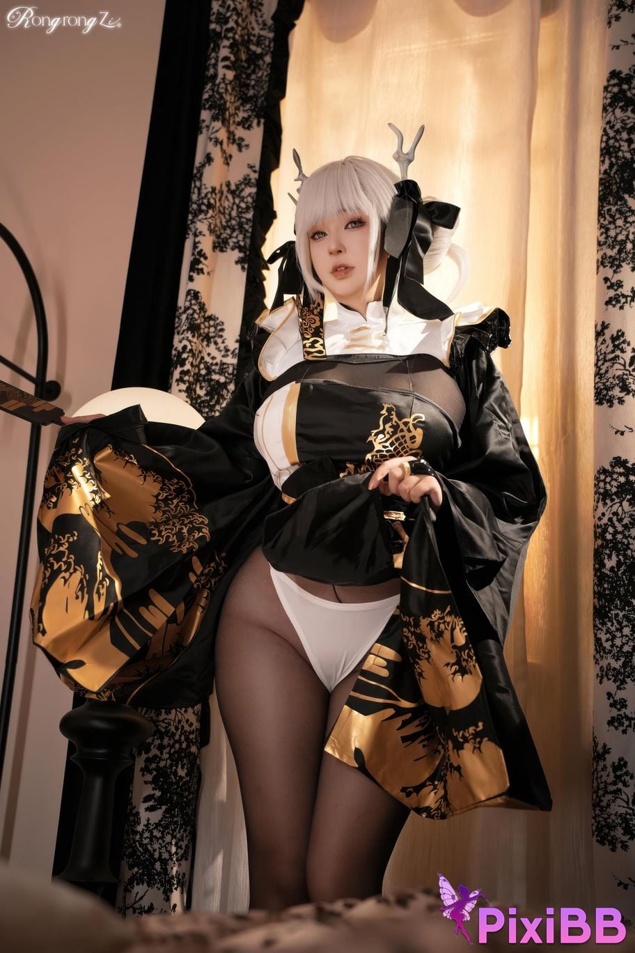 Cosplayer Little Rongzi gurgling w NIKKE goddess of victory Blanche White Rabbit PixiBB.COM 017