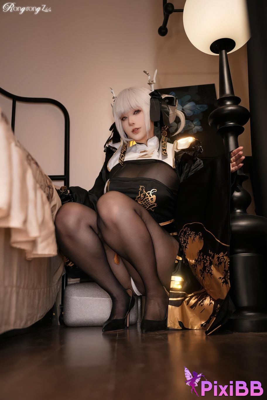 Cosplayer Little Rongzi gurgling w NIKKE goddess of victory Blanche White Rabbit PixiBB.COM 022