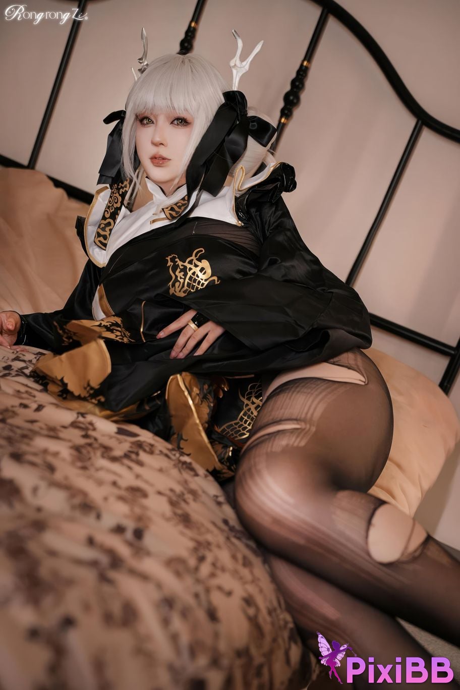 Cosplayer Little Rongzi gurgling w NIKKE goddess of victory Blanche White Rabbit PixiBB.COM 032