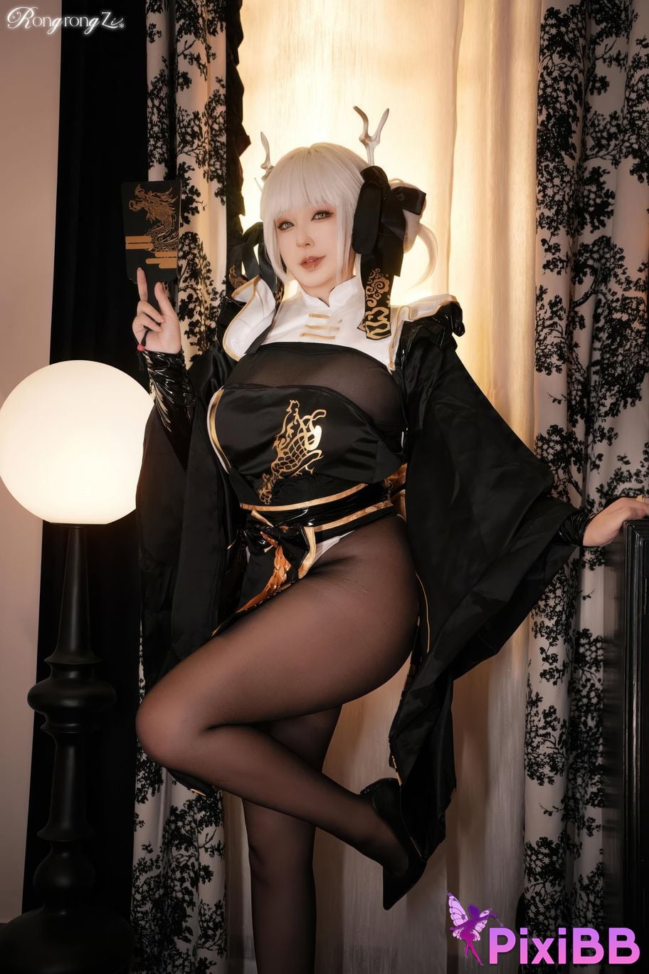 Cosplayer Little Rongzi gurgling w NIKKE goddess of victory Blanche White Rabbit PixiBB.COM 034