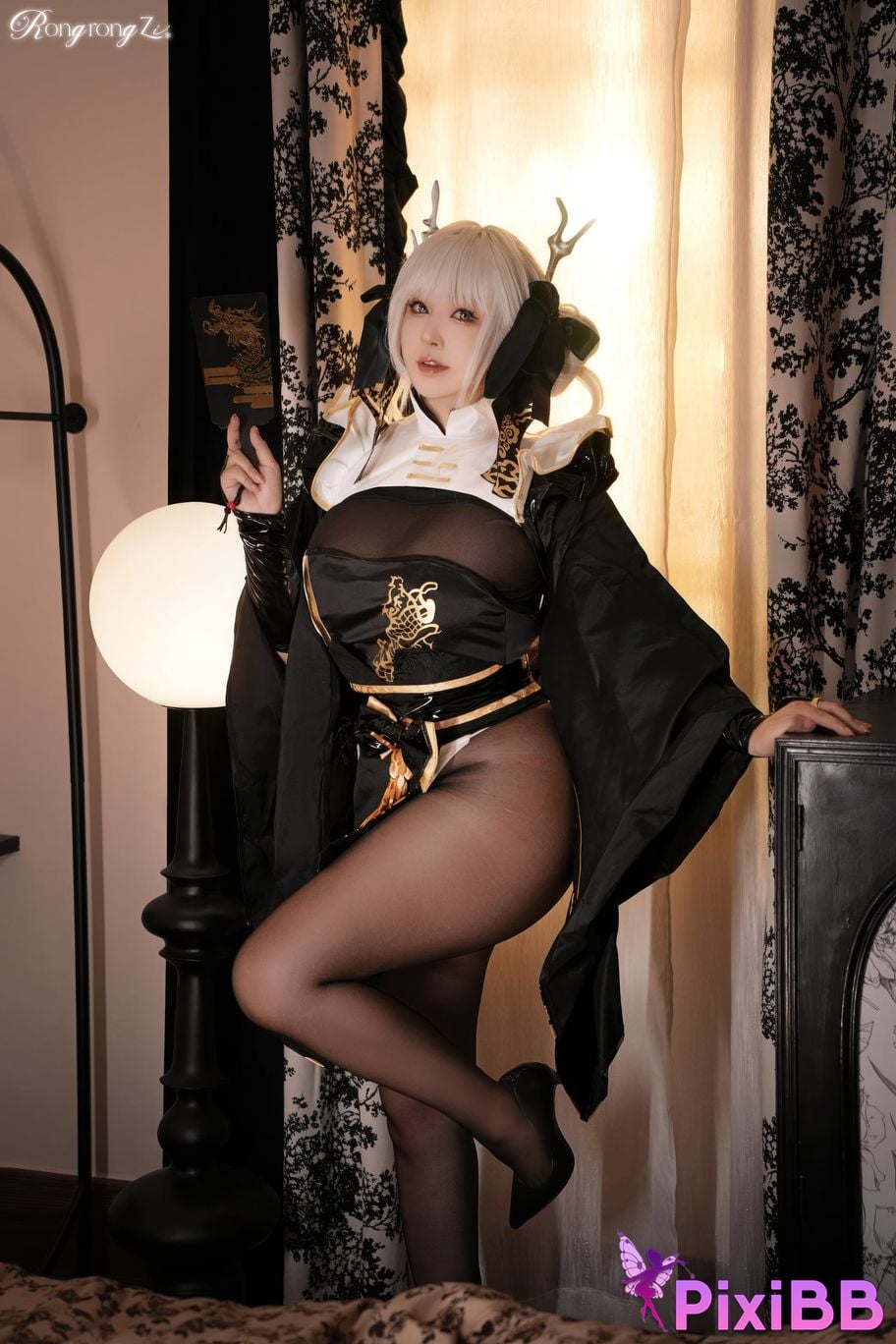 Cosplayer Little Rongzi gurgling w NIKKE goddess of victory Blanche White Rabbit PixiBB.COM 041