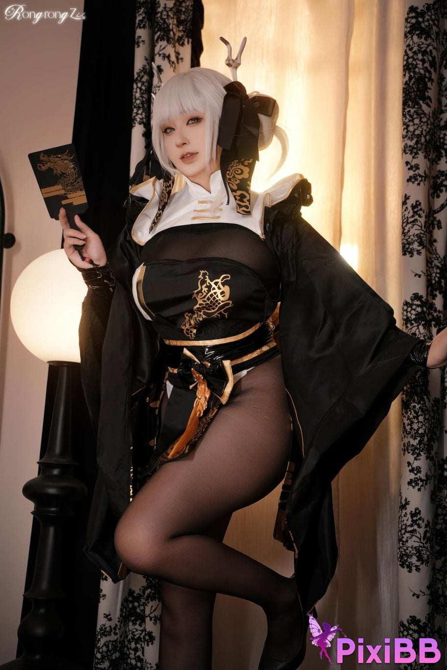 Cosplayer Little Rongzi gurgling w NIKKE goddess of victory Blanche White Rabbit PixiBB.COM 043