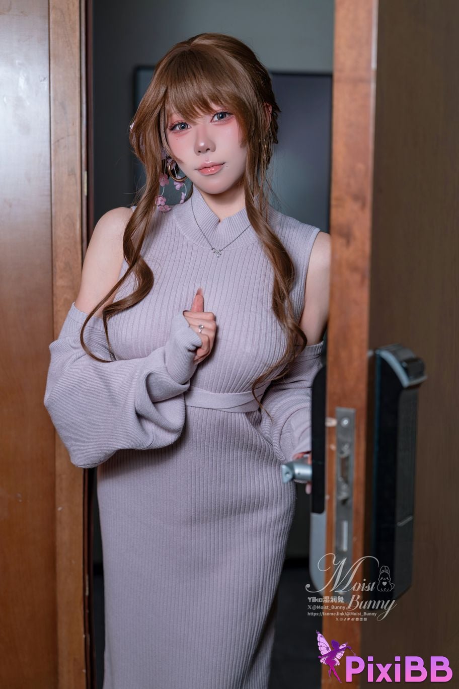 Cosplayer Sticky Dumpling Rabbit 2601 monthly works beside husband PixiBB.COM 036