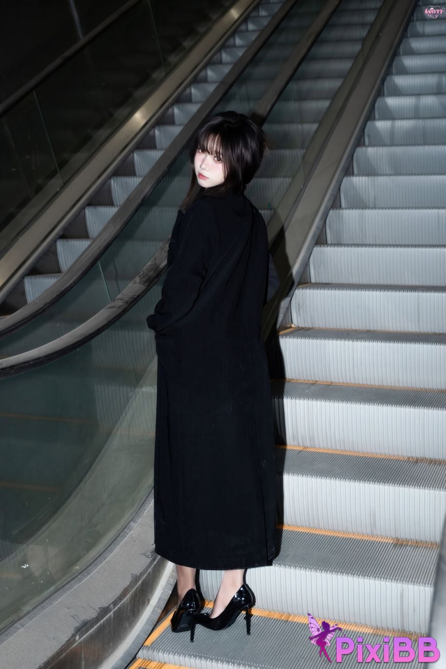 Cosplayer Qiqi be good Midnight encounter PixiBB.COM 001