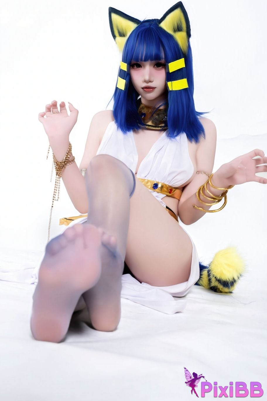 Cosplayer Qiqi be good egyptian cat PixiBB.COM 016