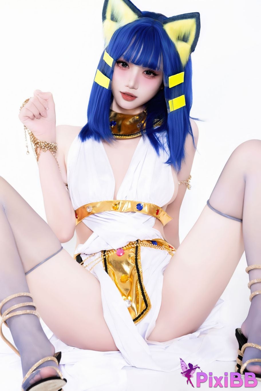 Cosplayer Qiqi be good egyptian cat PixiBB.COM 024