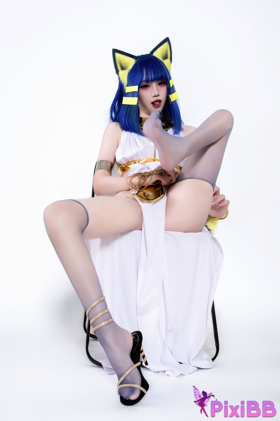 Cosplayer Qiqi be good egyptian cat PixiBB.COM 027