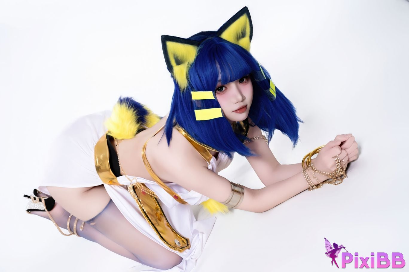 Cosplayer Qiqi be good egyptian cat PixiBB.COM 059