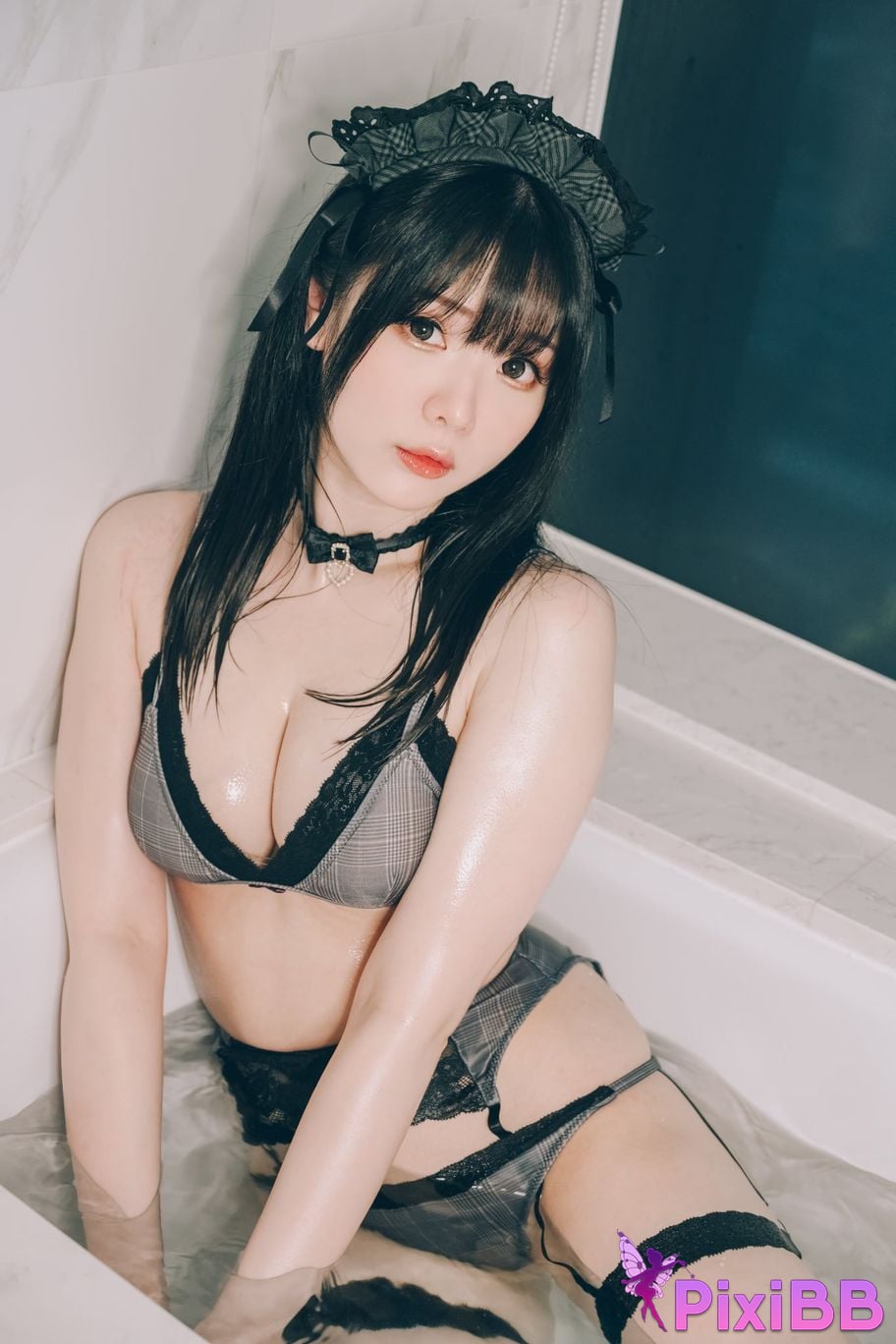 Cosplayer Shimotsuki shimo maid illustrated book 2 PixiBB.COM 106