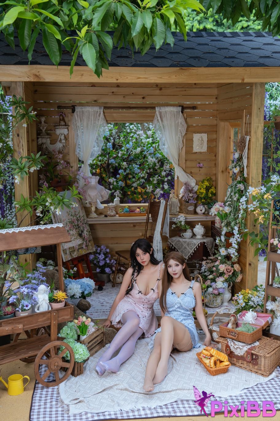 Cosplayer Yunxixi Yunx1x1 milk peach Nai Xi chan nice flower sleep PixiBB.COM 001