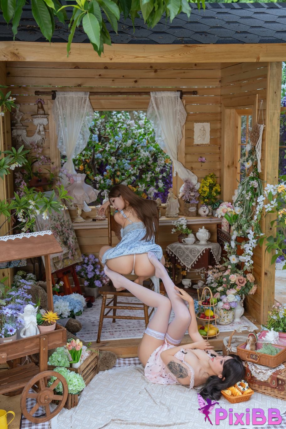 Cosplayer Yunxixi Yunx1x1 milk peach Nai Xi chan nice flower sleep PixiBB.COM 016