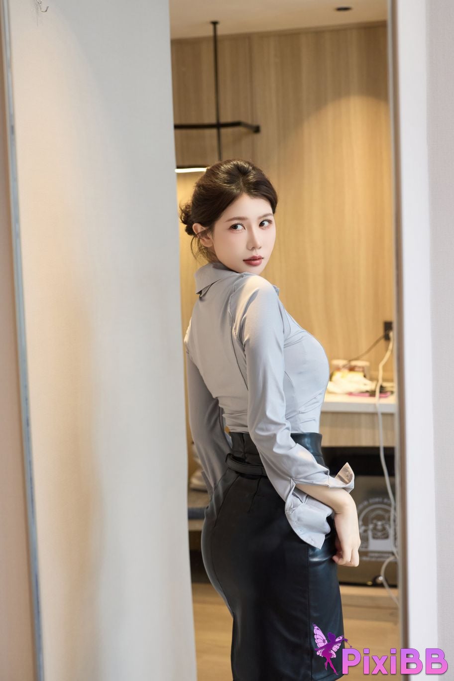 No watermark for in app purchases Yin Tian Tiantian sunny XIUREN model OL leather skirt PixiBB.COM 011