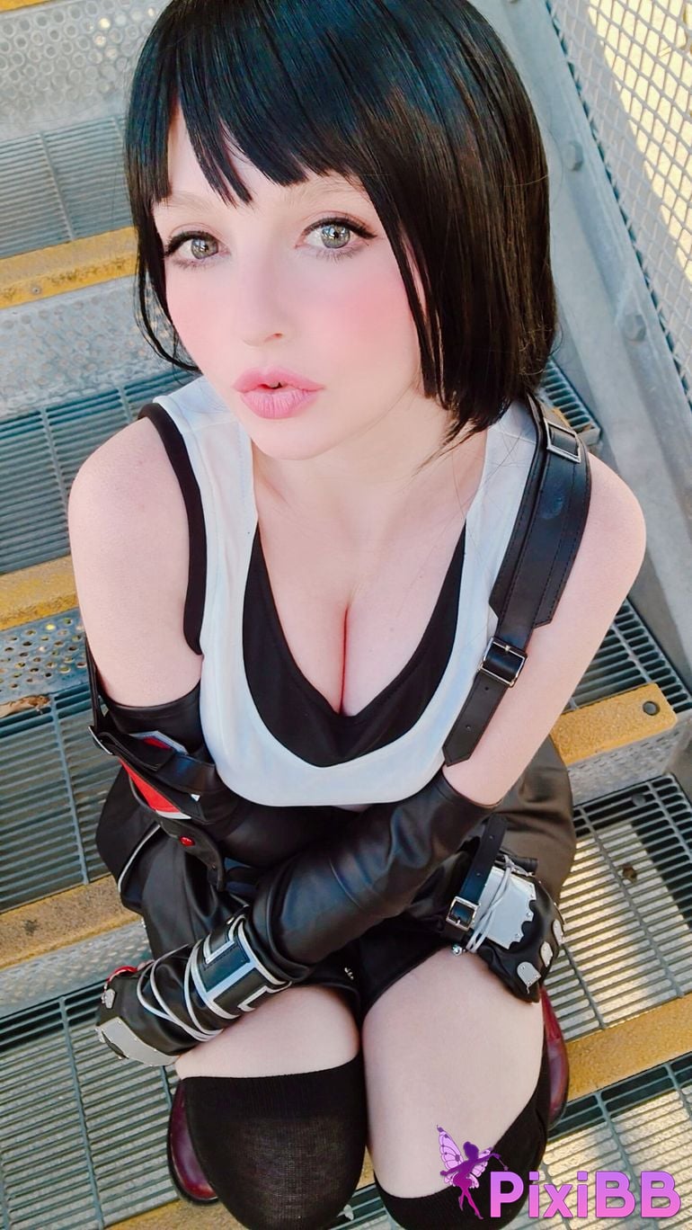 Mikomin Tifa Lockhart Selfie PixiBB.COM 1
