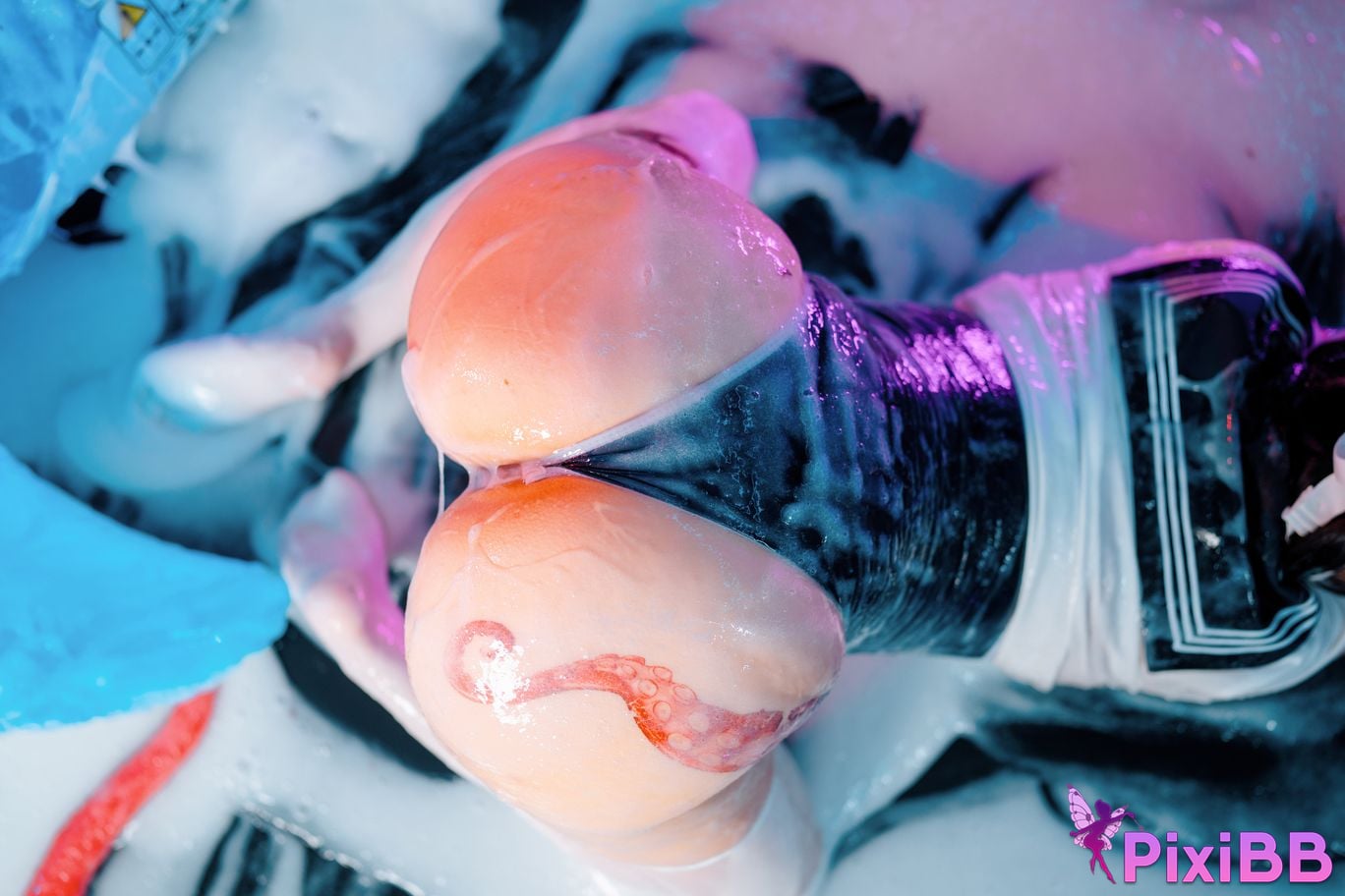 Cosplayer Luoluo Raku scruffy kitten Messy Kitty PixiBB.COM 046