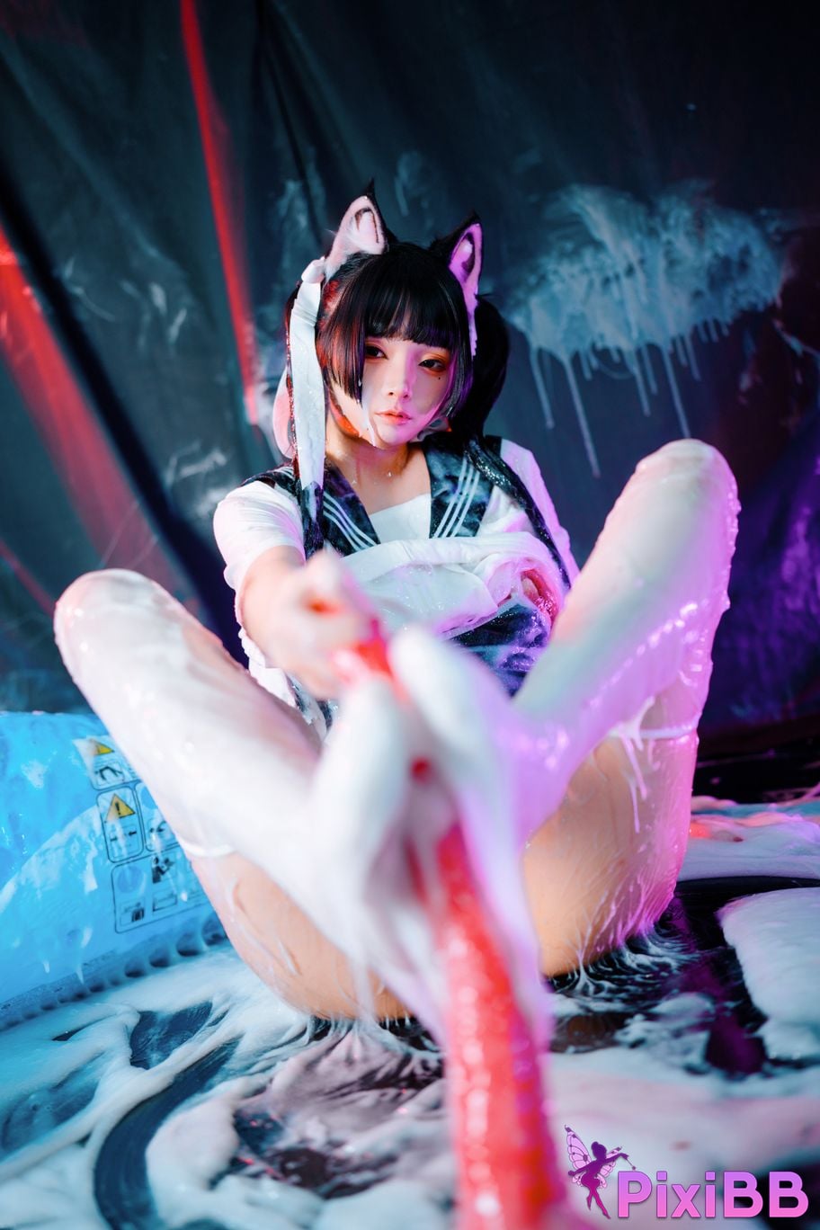 Cosplayer Luoluo Raku scruffy kitten Messy Kitty PixiBB.COM 047