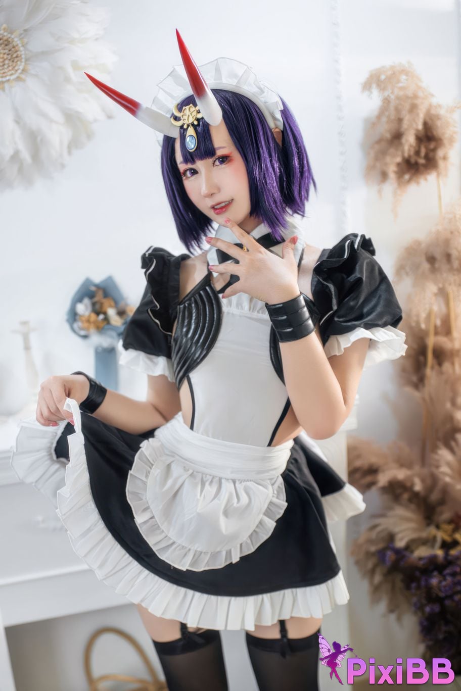 Cosplayer Mimi Hanyu FGO Drinking girl maid PixiBB.COM 001