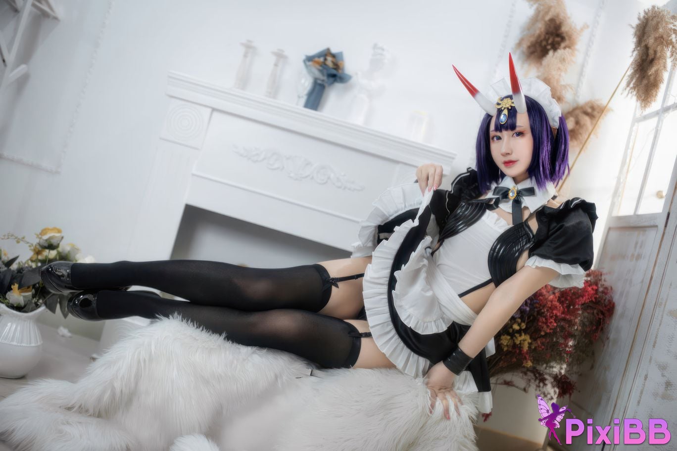 Cosplayer Mimi Hanyu FGO Drinking girl maid PixiBB.COM 002