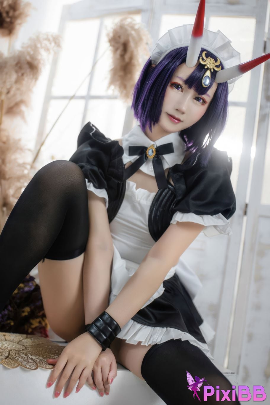 Cosplayer Mimi Hanyu FGO Drinking girl maid PixiBB.COM 007