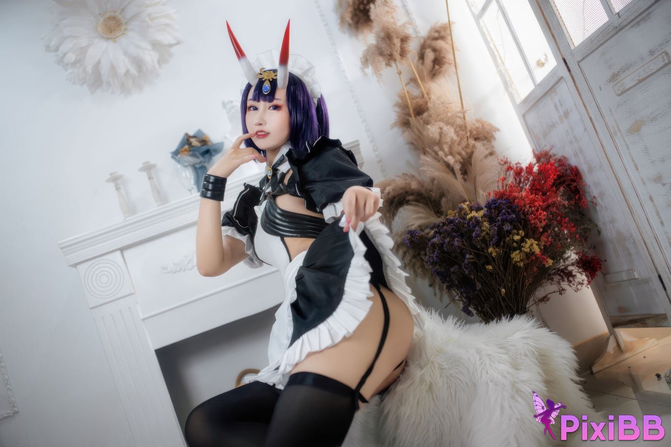 Cosplayer Mimi Hanyu FGO Drinking girl maid PixiBB.COM 009