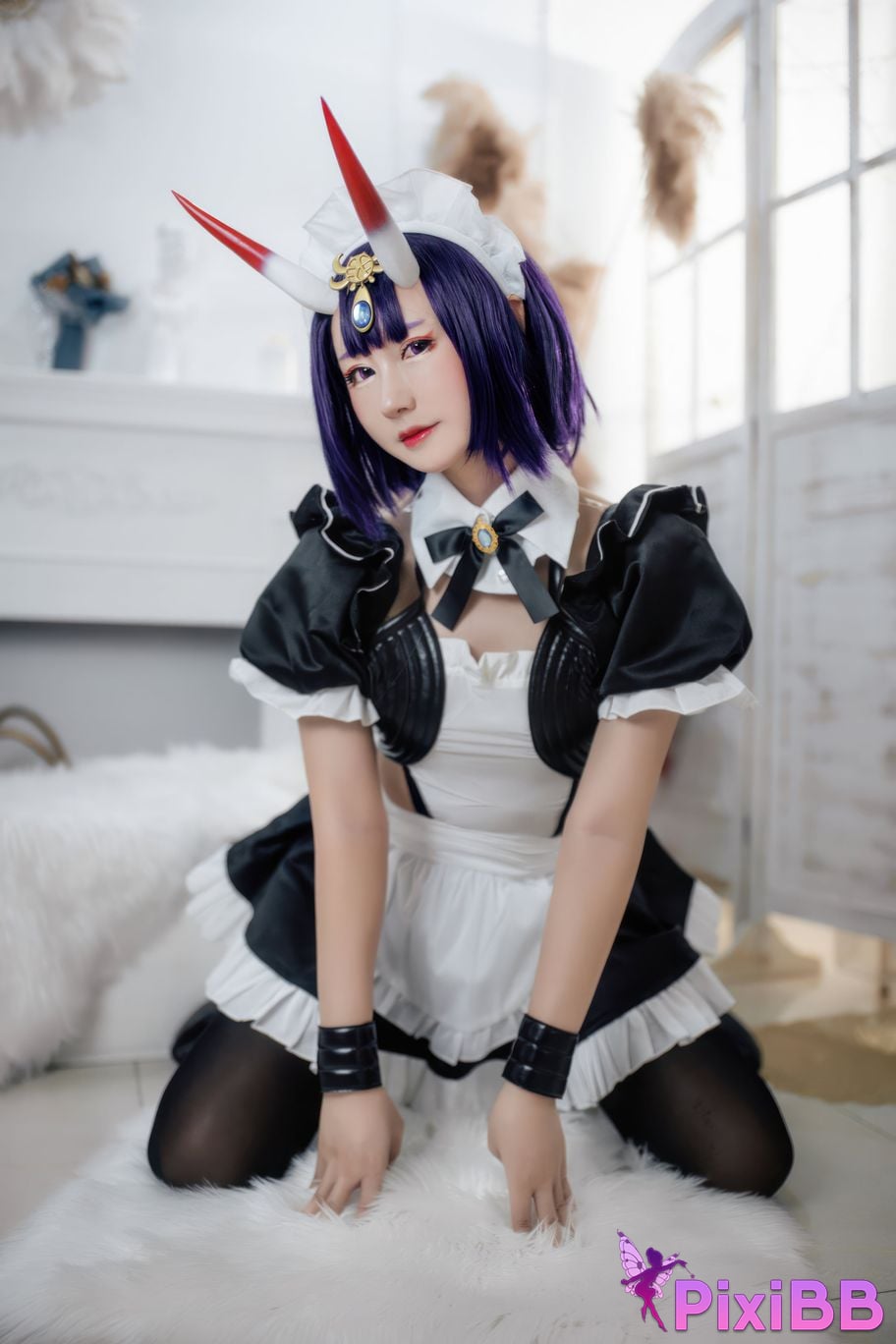 Cosplayer Mimi Hanyu FGO Drinking girl maid PixiBB.COM 010
