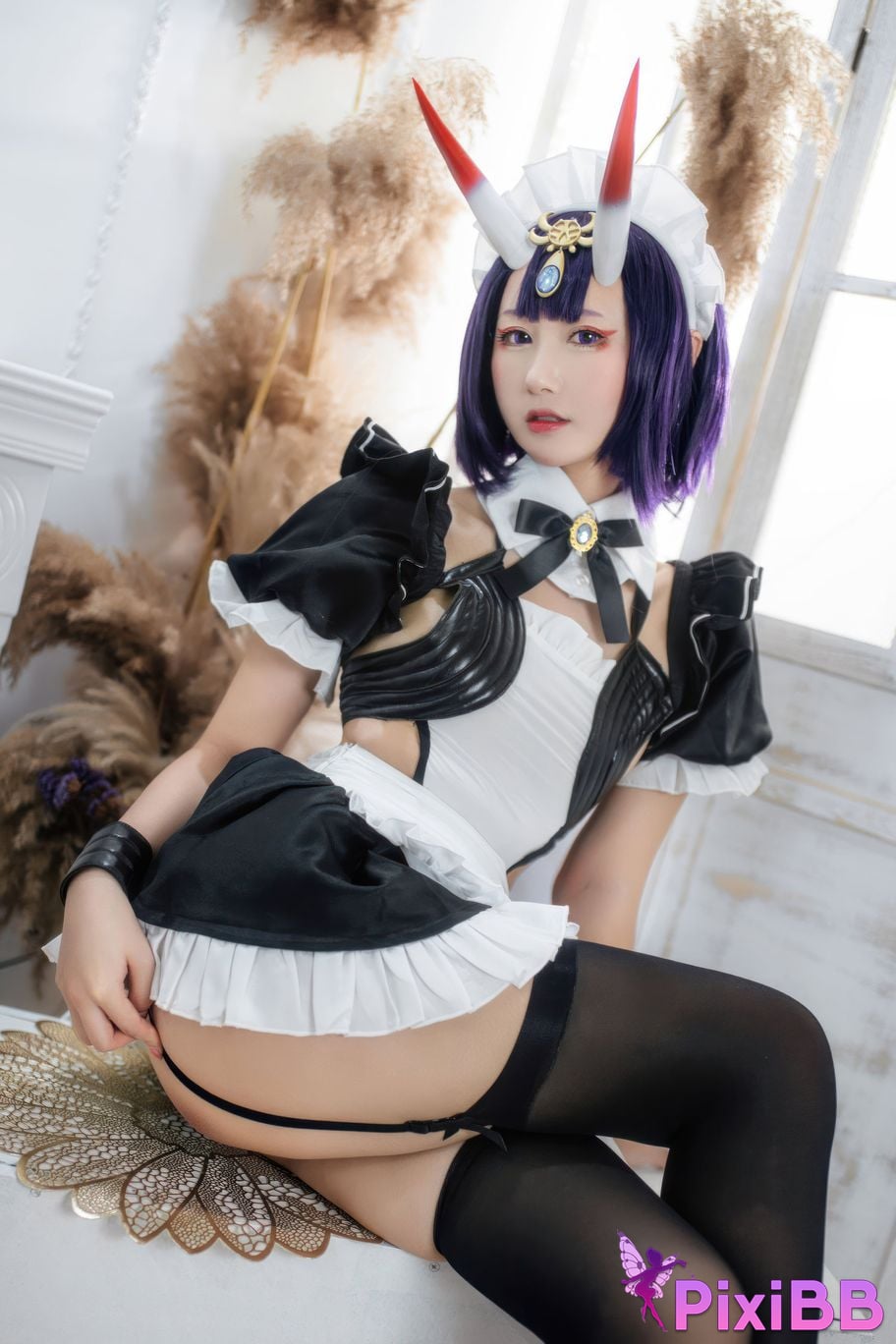 Cosplayer Mimi Hanyu FGO Drinking girl maid PixiBB.COM 016