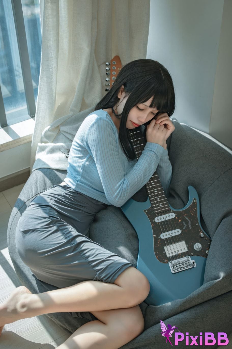 Cosplayer San Wu Ren Xing guitar sister PixiBB.COM 023