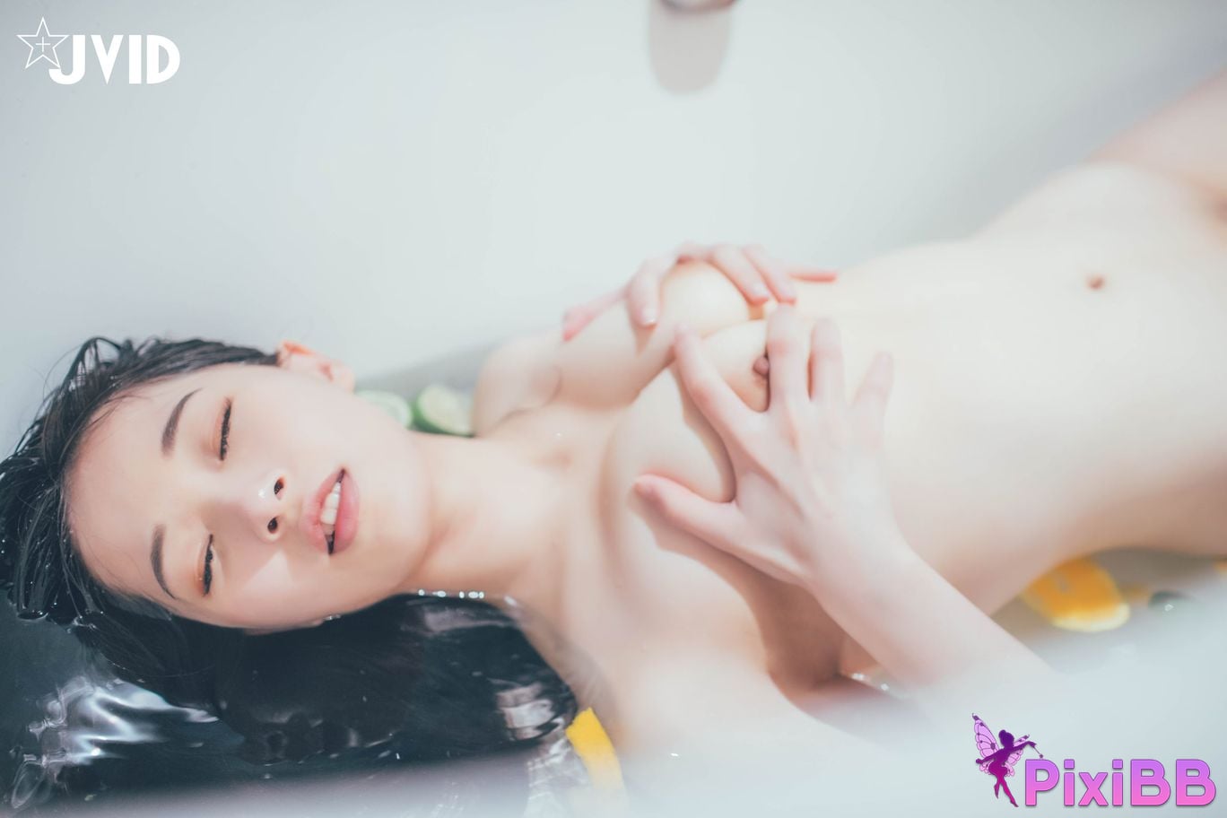 JVID Jamie Juice Ri Zu Nu You Le Qu Xie Mo Pen Zhang SEX Passionate cumshot PixiBB.COM 038