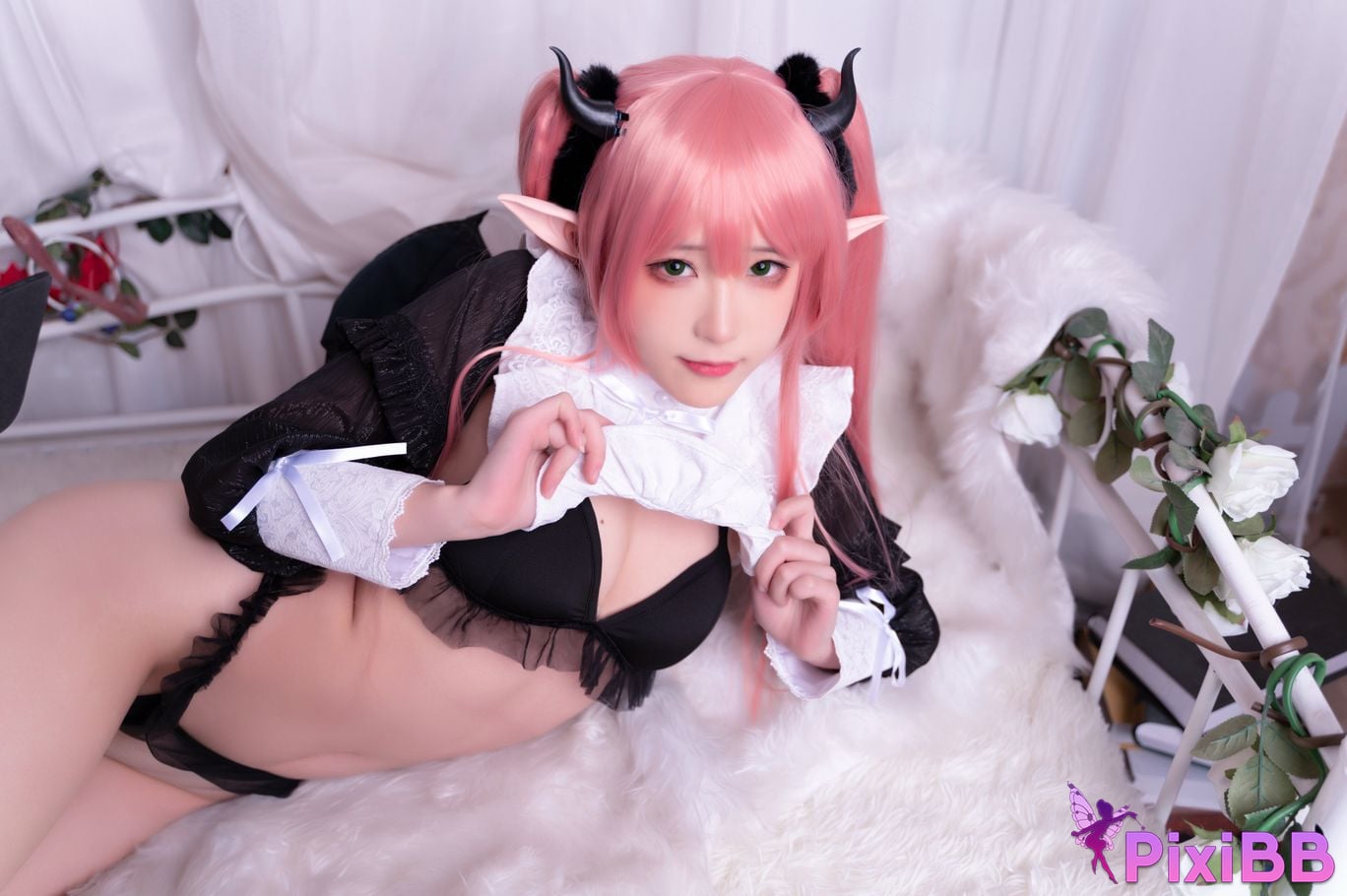 Cosplayer Quan Ran is a little hungry Dressing doll falls in love leeds PixiBB.COM 013