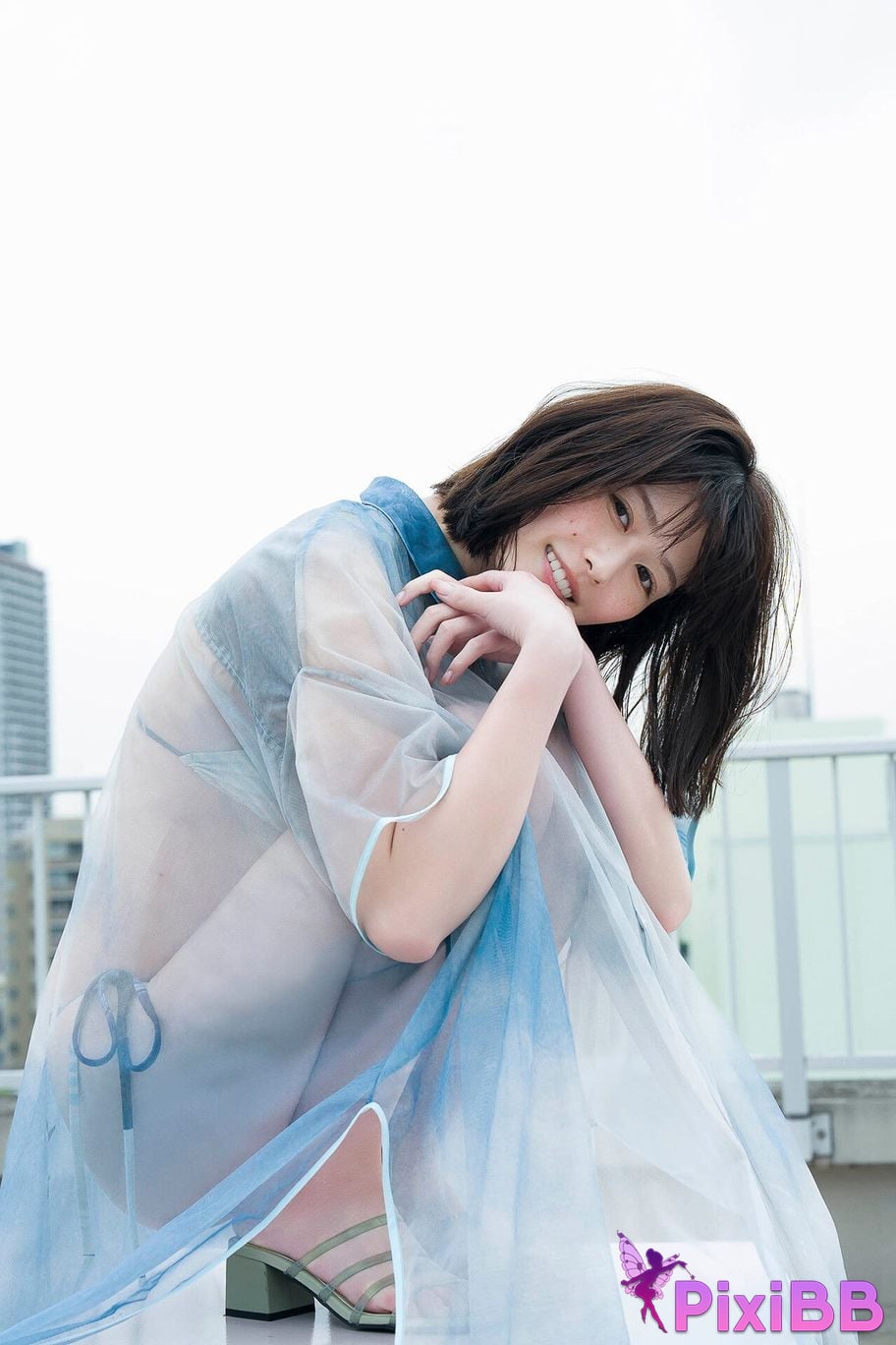 Japanese Idol Yuzuha Saeki FLASH digital photo book Lumiere PixiBB.COM 005