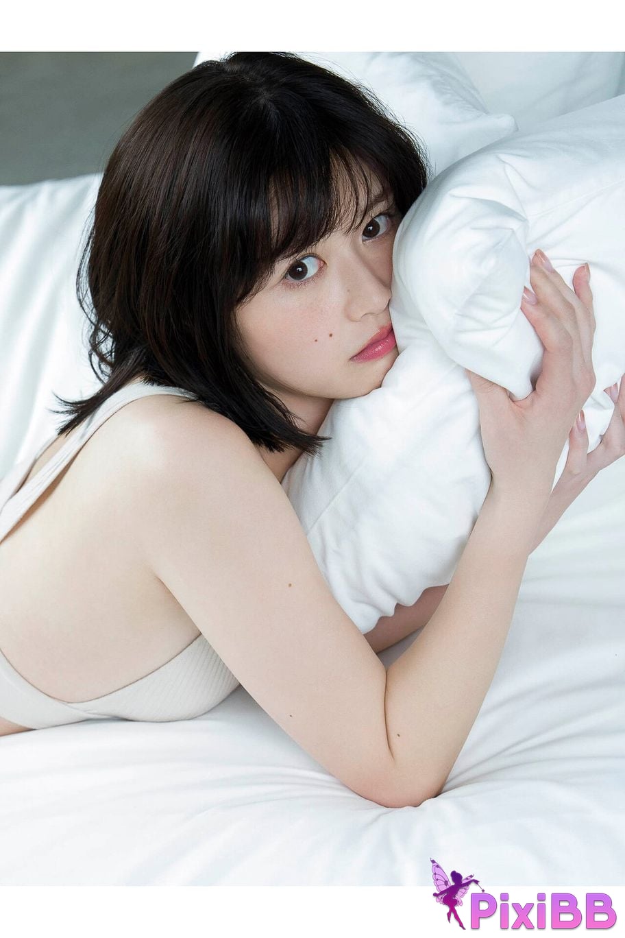 Japanese Idol Yuzuha Saeki FLASH digital photo book Lumiere PixiBB.COM 059