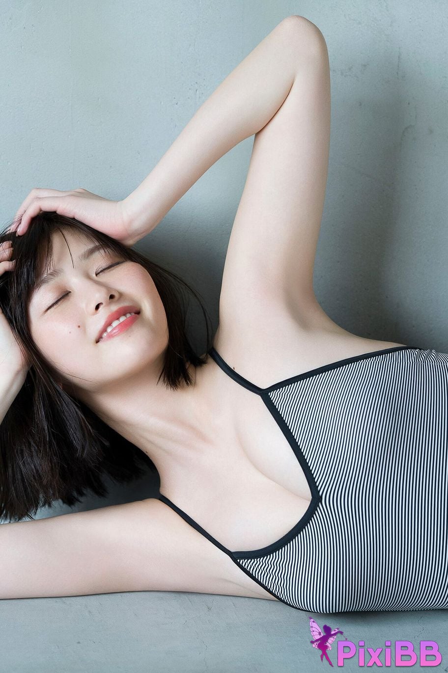 Japanese Idol Yuzuha Saeki FLASH digital photo book Lumiere PixiBB.COM 076