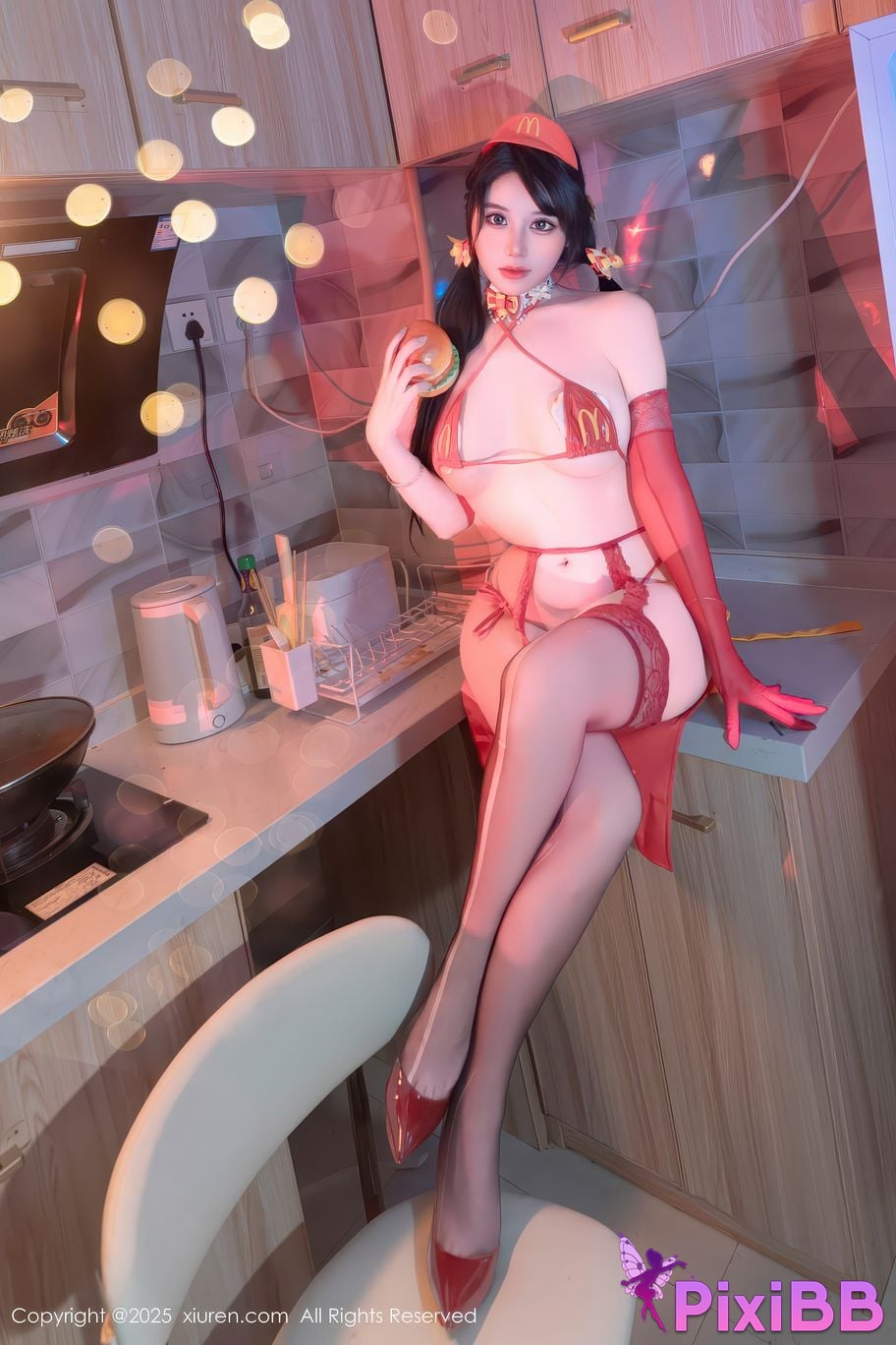 XIUREN No.11154 Xixi loves eating strawberries PixiBB.COM 043