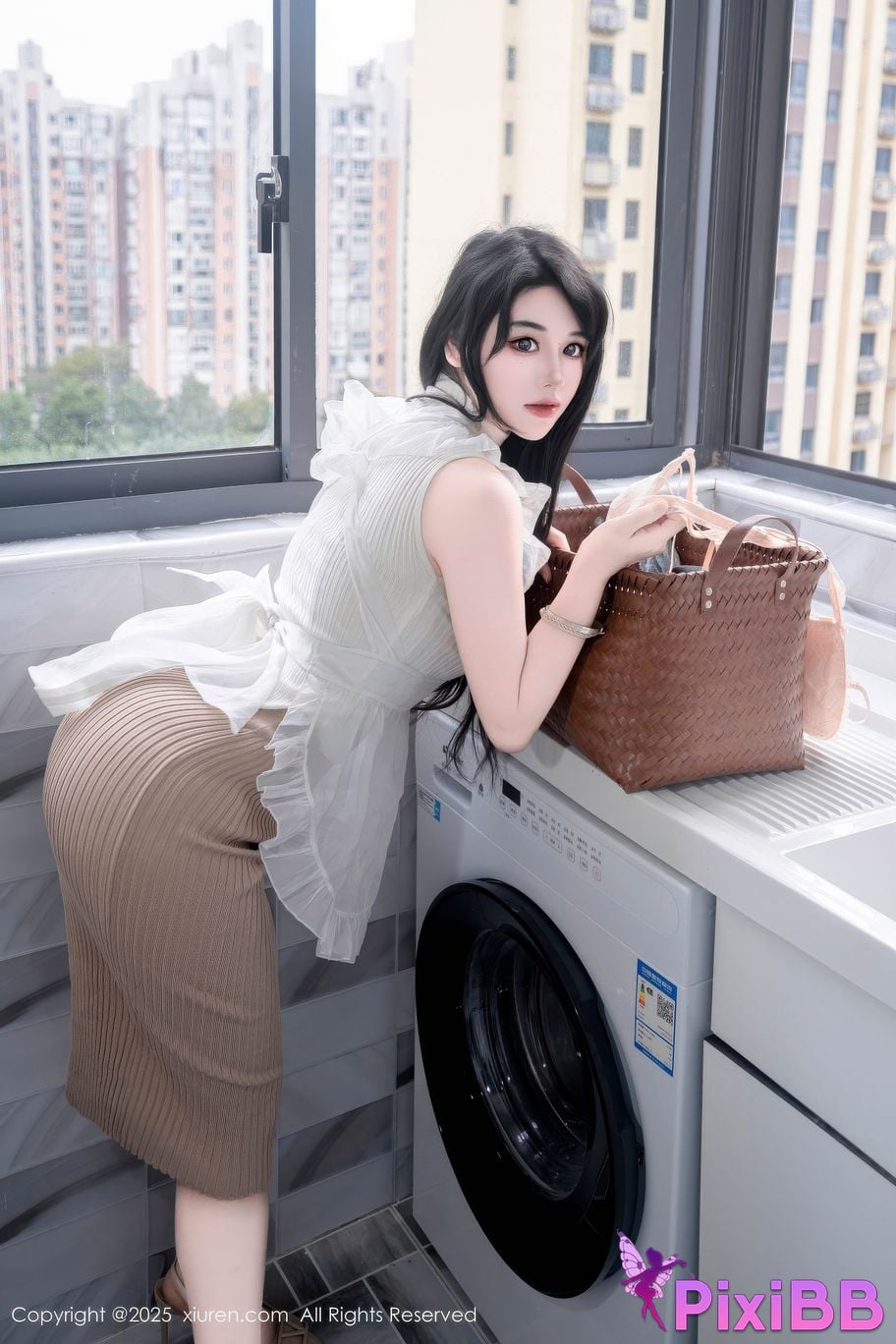 XIUREN No.11010 Xixi loves eating strawberries PixiBB.COM 009