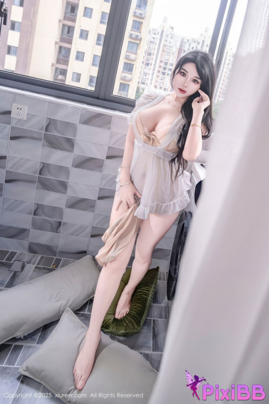 XIUREN No.11010 Xixi loves eating strawberries PixiBB.COM 035