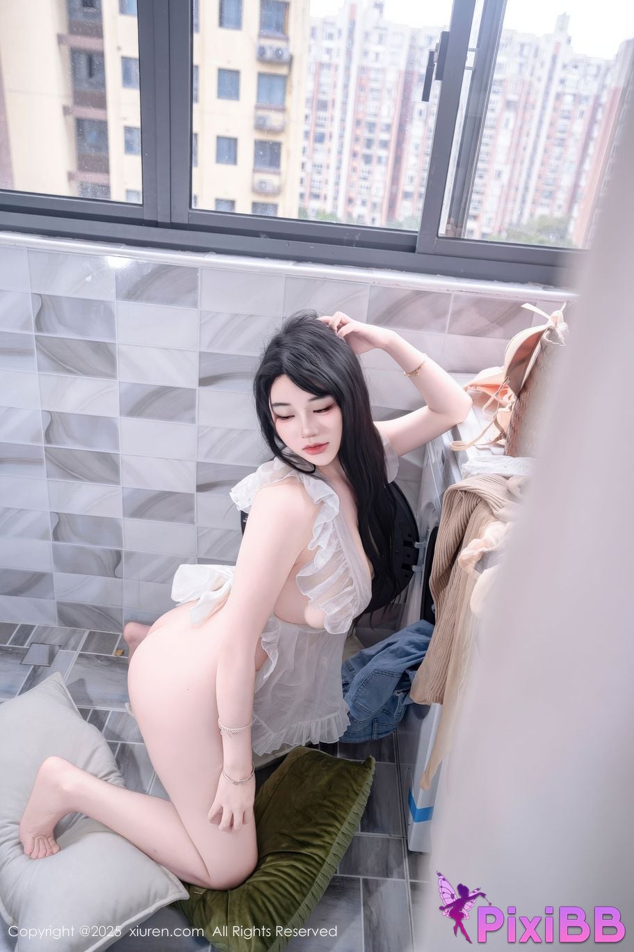 XIUREN No.11010 Xixi loves eating strawberries PixiBB.COM 060