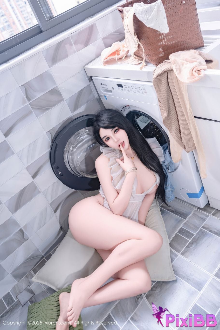 XIUREN No.11010 Xixi loves eating strawberries PixiBB.COM 070