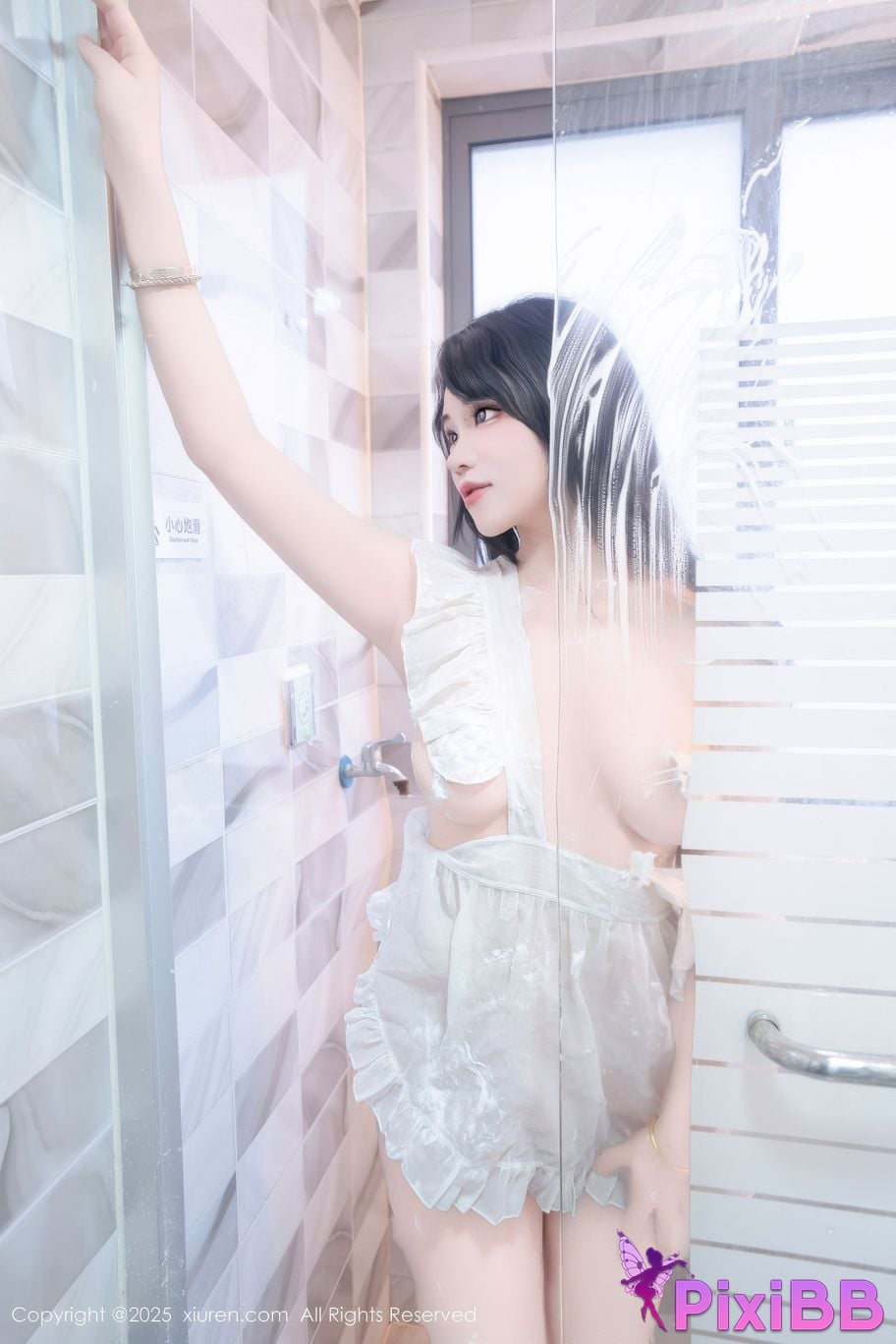 XIUREN No.11010 Xixi loves eating strawberries PixiBB.COM 076