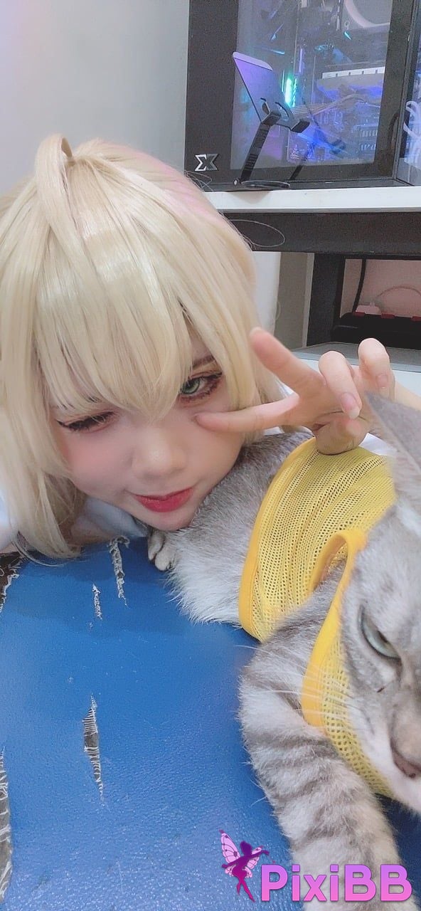 Cosplayer PoppaChan Artoria Pendragon Fate PixiBB.COM 012