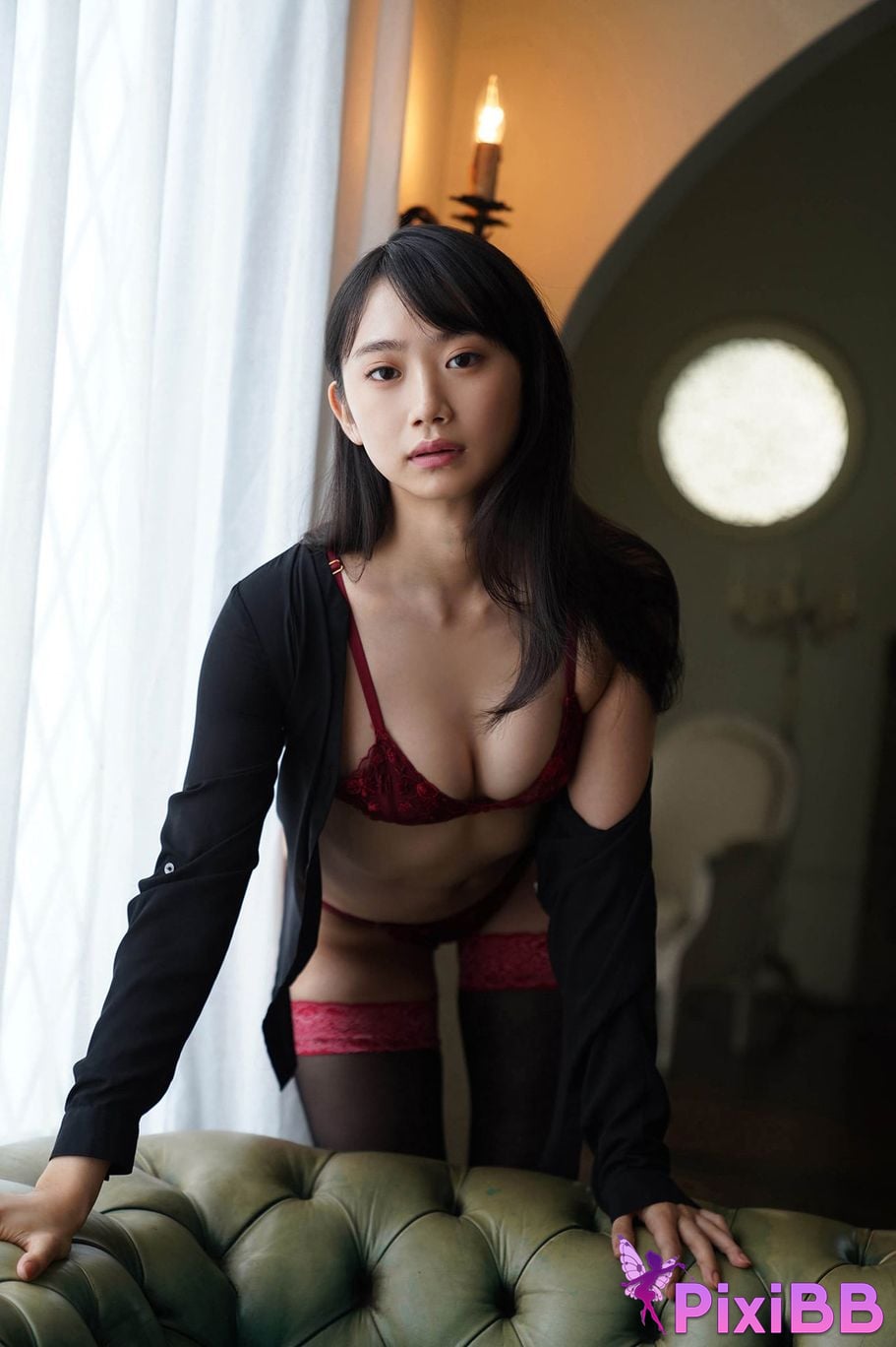 Japanese Idol Nanako Aizawa Gravure chan wants to go viral Yanmaga digital photo book PixiBB.COM 023