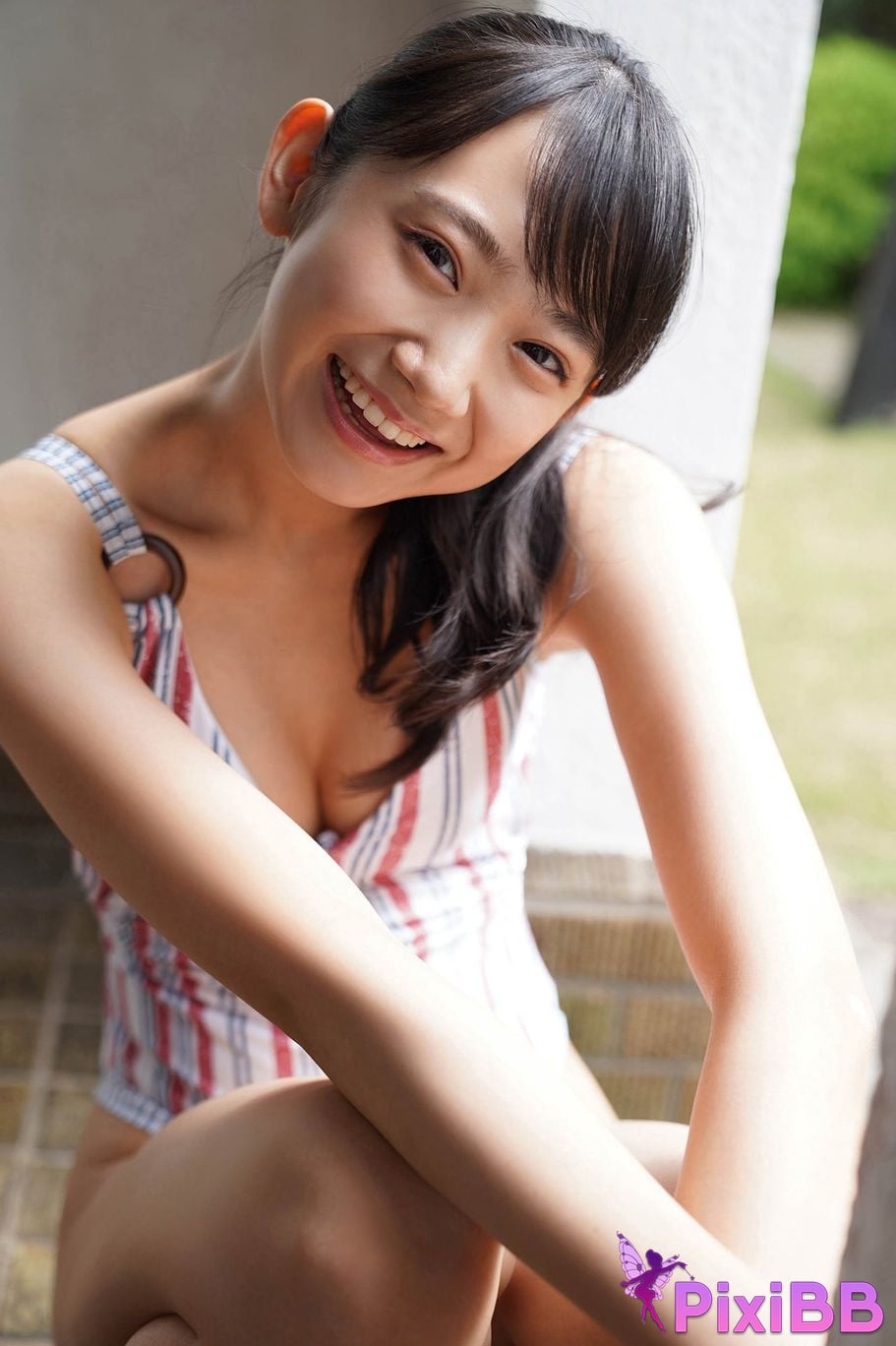 Japanese Idol Nanako Aizawa Gravure chan wants to go viral Yanmaga digital photo book PixiBB.COM 024