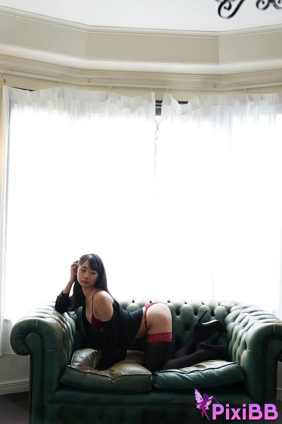 Japanese Idol Nanako Aizawa Gravure chan wants to go viral Yanmaga digital photo book PixiBB.COM 025