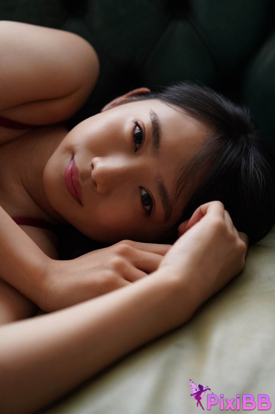 Japanese Idol Nanako Aizawa Gravure chan wants to go viral Yanmaga digital photo book PixiBB.COM 048