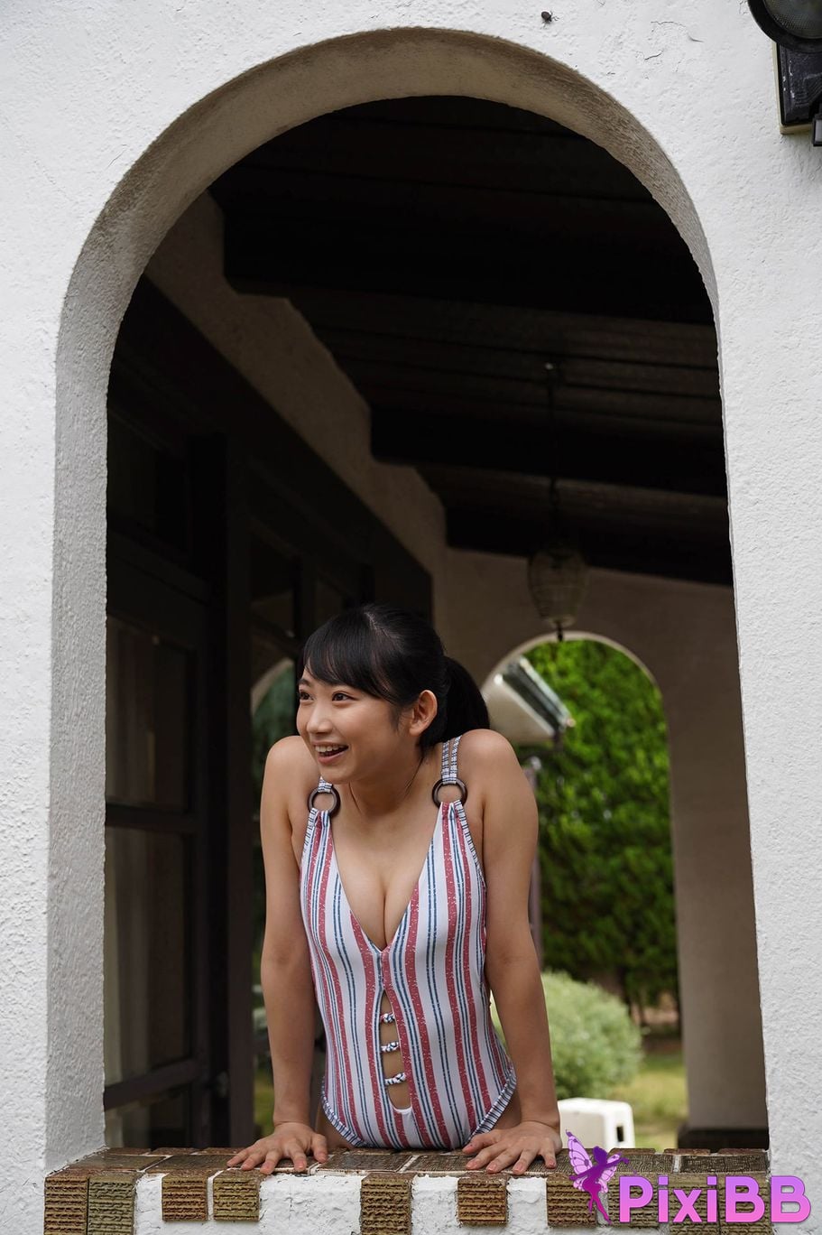 Japanese Idol Nanako Aizawa Gravure chan wants to go viral Yanmaga digital photo book PixiBB.COM 117