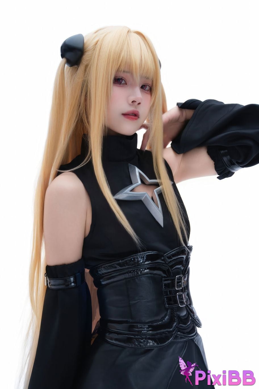 Cosplayer Shimizu Nagi Outsourcing the princess golden shadow PixiBB.COM 001